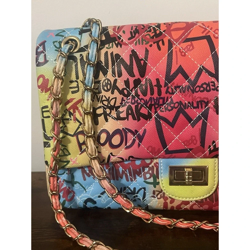 Graffiti Print Quilted Chain Shoulder Bag Turn-Lock‎ Flap Multicolor
